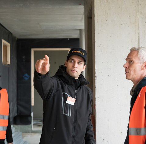 Baustellenbesichtigung Holz-Hybrid-Bau Kreativquartier München | © Christoph Wacker