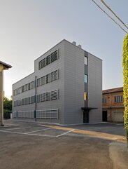 Four-storey office building made of wood | © Matteo Piazza Four-storey office building made of wood | © Matteo Piazza
