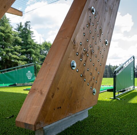 Driving Range aus Holz in Bergamo | © Indie Studio