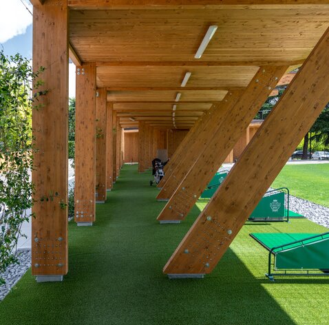 Driving Range aus Holz in Bergamo | © Indie Studio