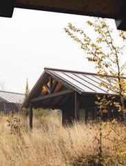 Unterkünfte und Restaurant aus Holz in der Provinz Pistoia | © Valentina Sommariva